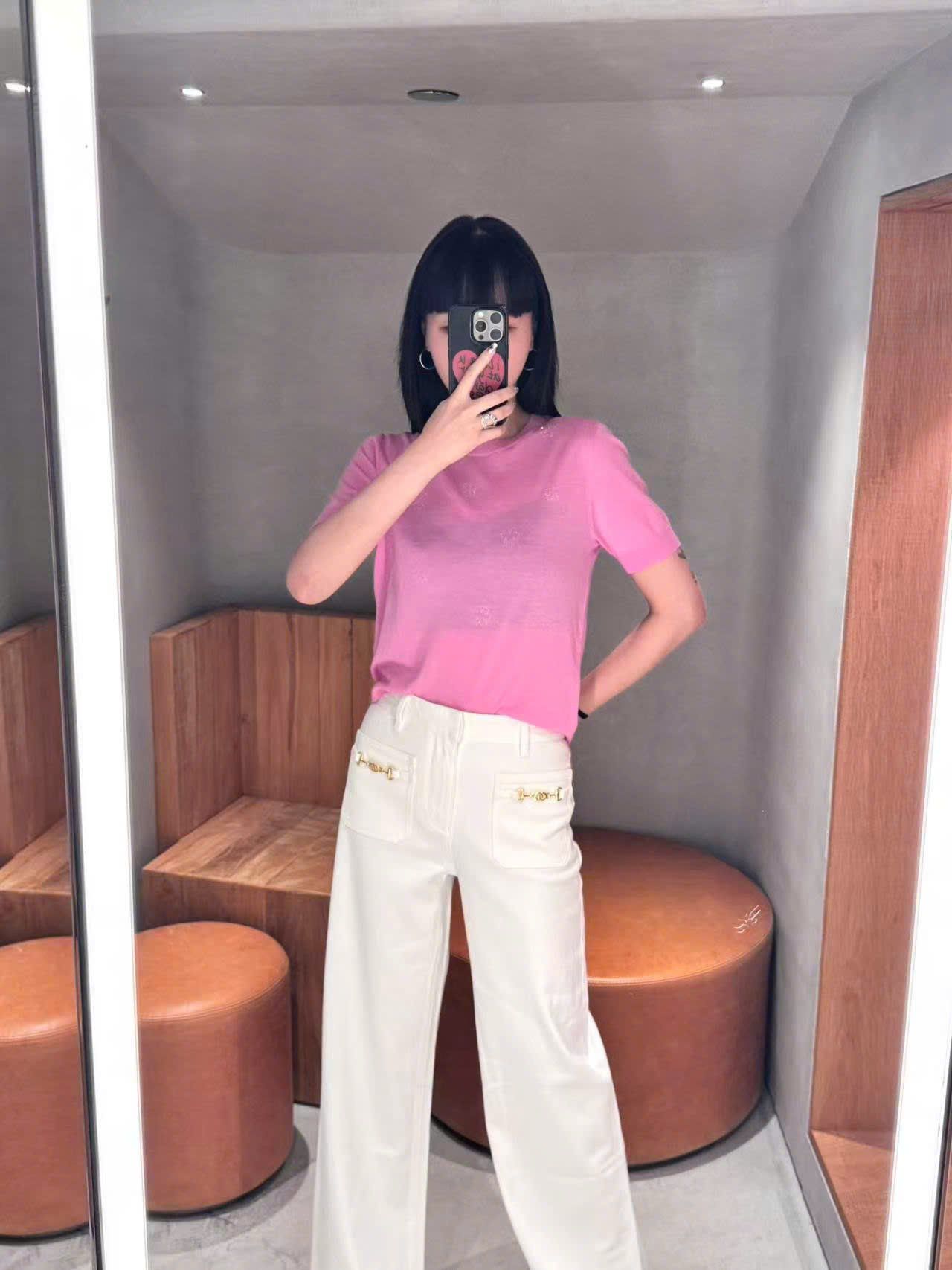  Quần jean trắng, xích vàng 