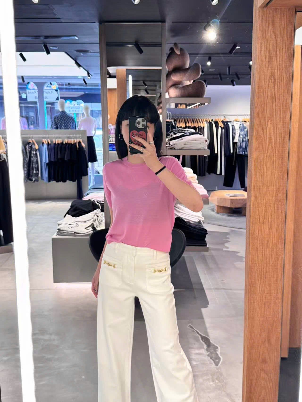  Quần jean trắng, xích vàng 