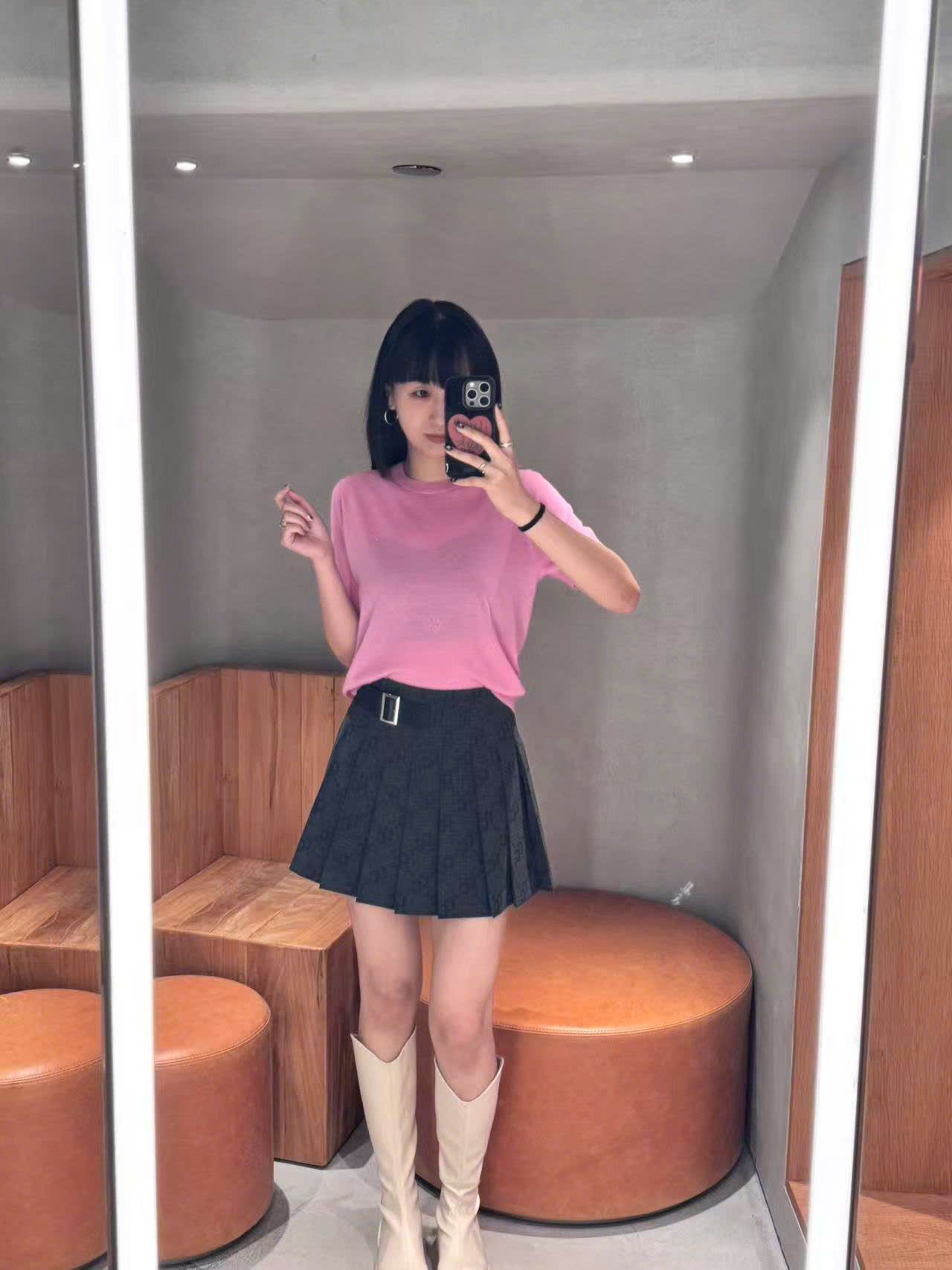  Chân váy ngắn kèm belt họa tiết thoi CC 