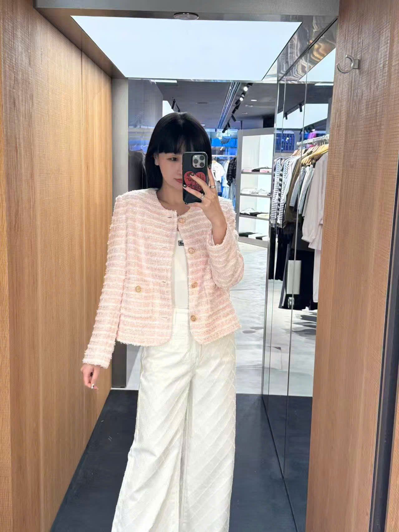  Áo Twed Hồng - Nút đồng 