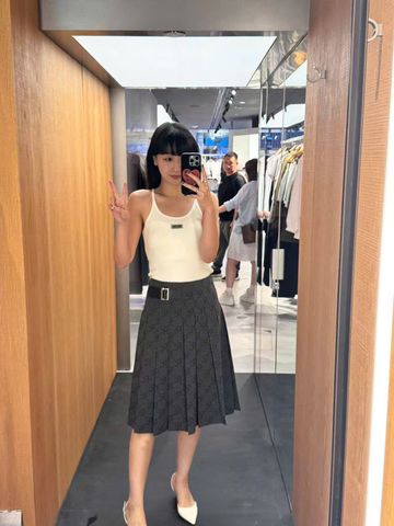  Chân váy dài kèm belt kẻ thoi CC 