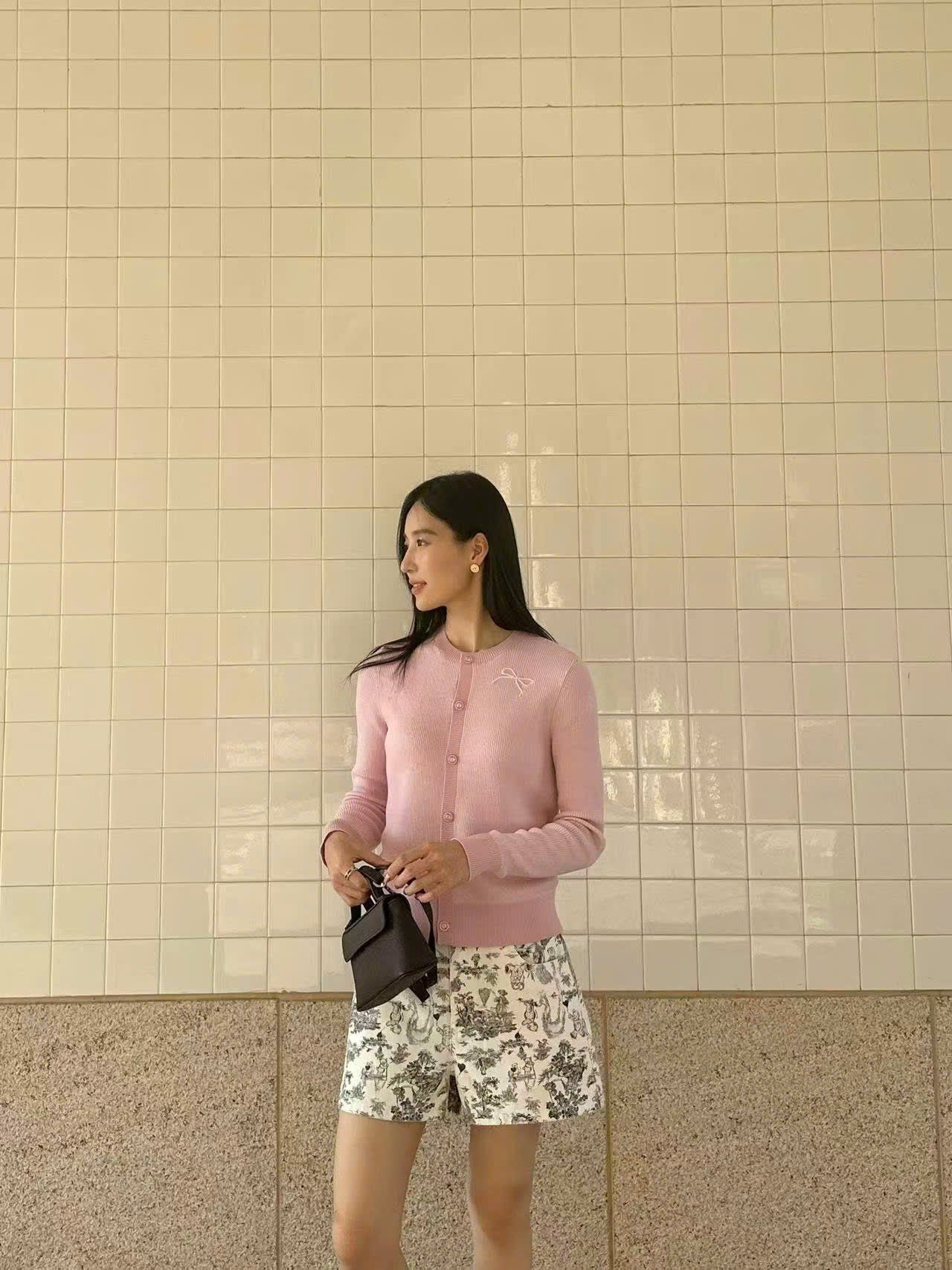  Áo CDG hồng nơ trắng 