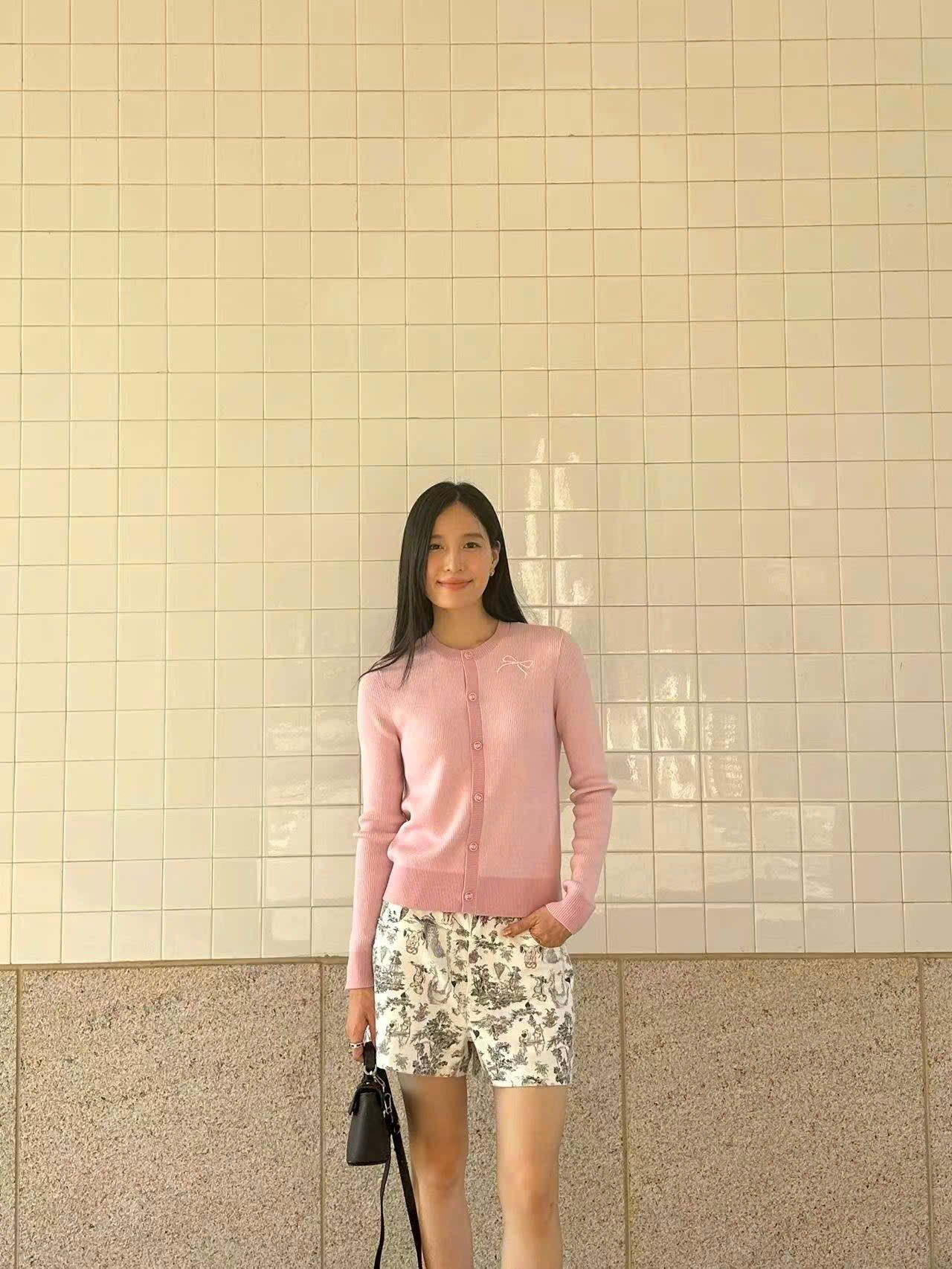  Áo CDG hồng nơ trắng 