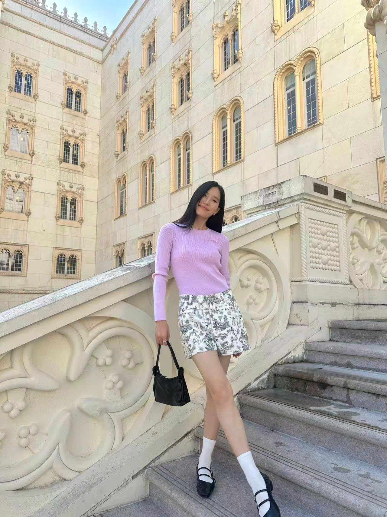  7.Quần sooc trắng - họa tiết gấu 