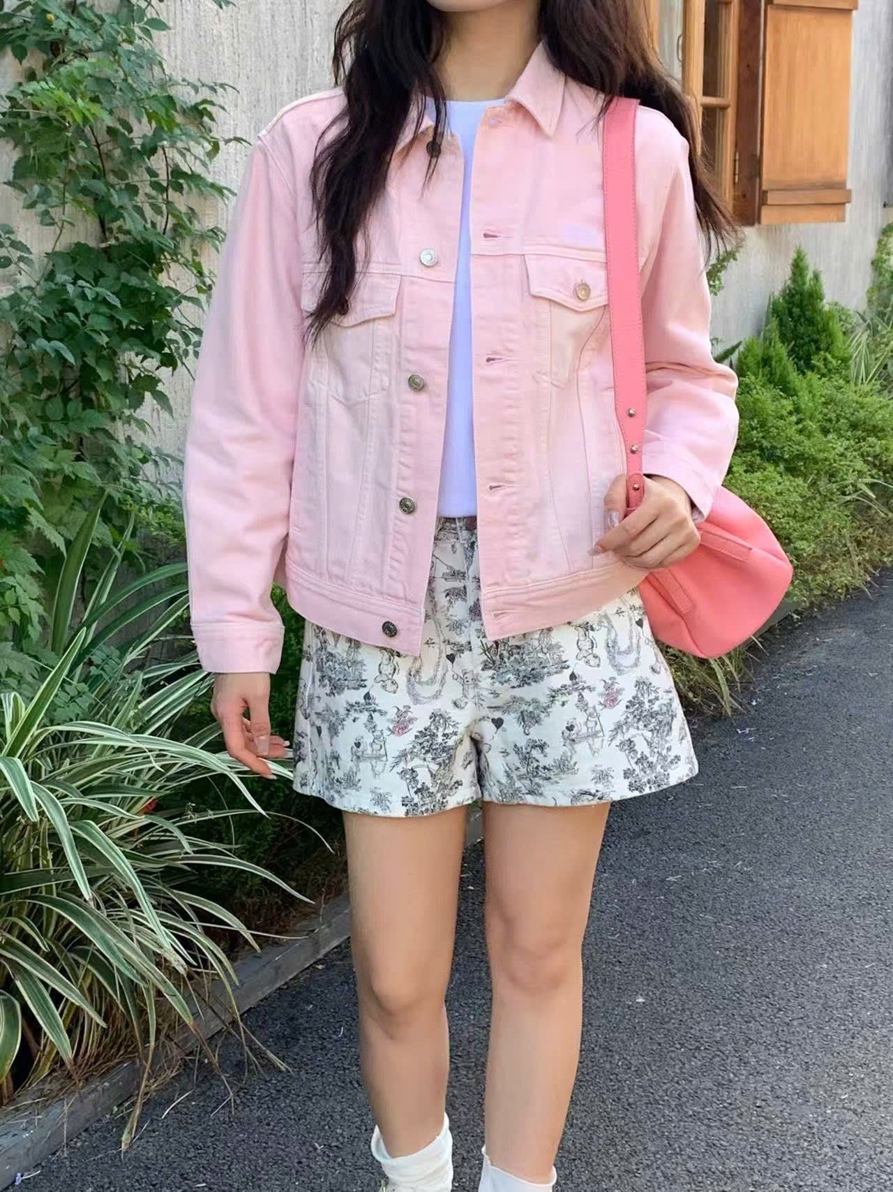  Áo khoác jean hồng 