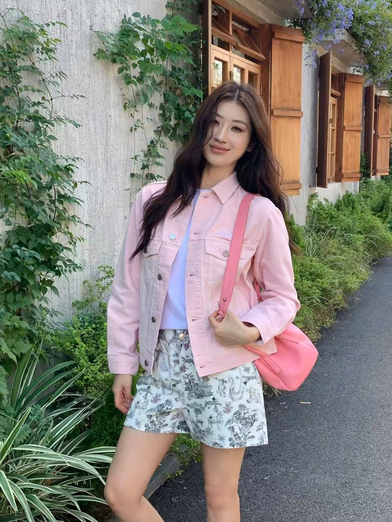  Áo khoác jean hồng 