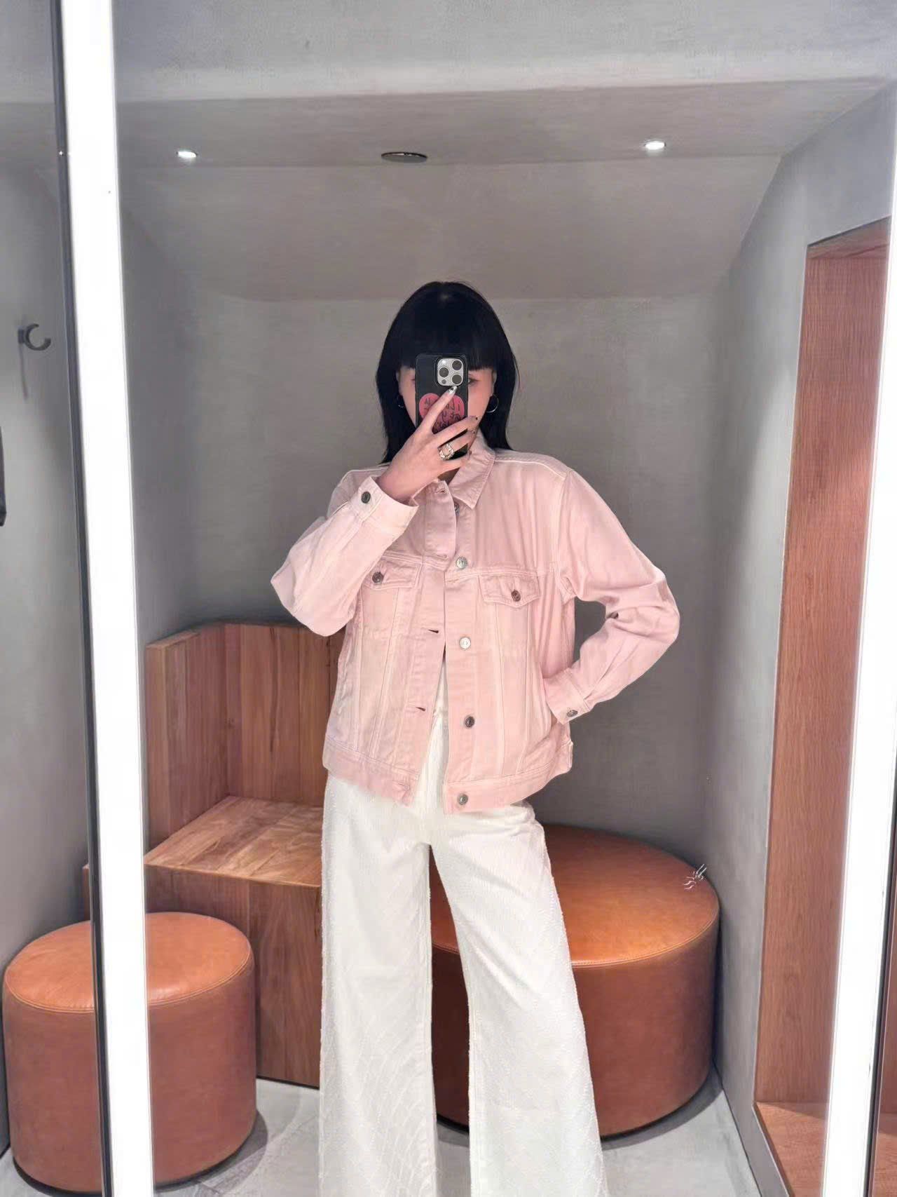  Áo khoác jean hồng 