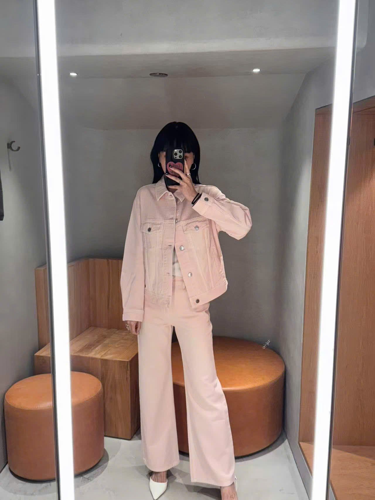  Áo khoác jean hồng 