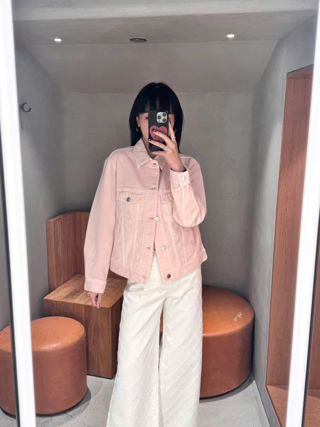  Áo khoác jean hồng 