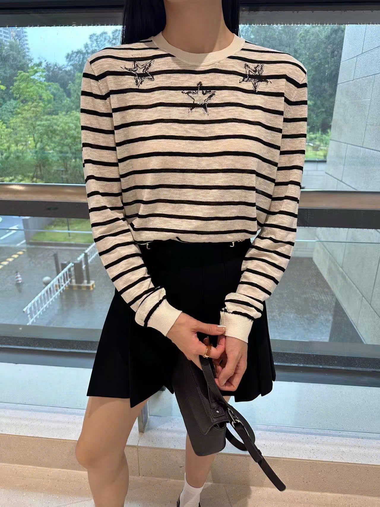  Áo kem kẻ dài tay , 3 ngôi sao ngực 