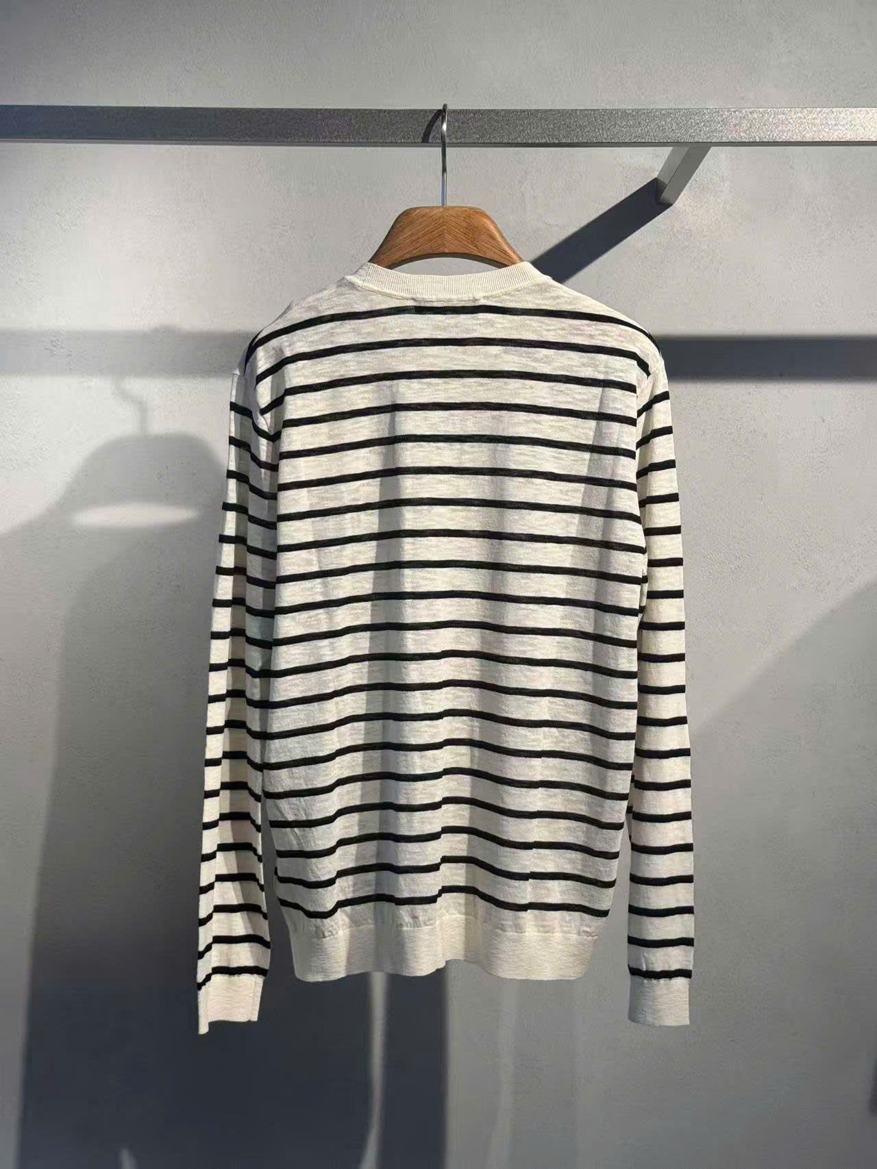  Áo kem kẻ dài tay , 3 ngôi sao ngực 