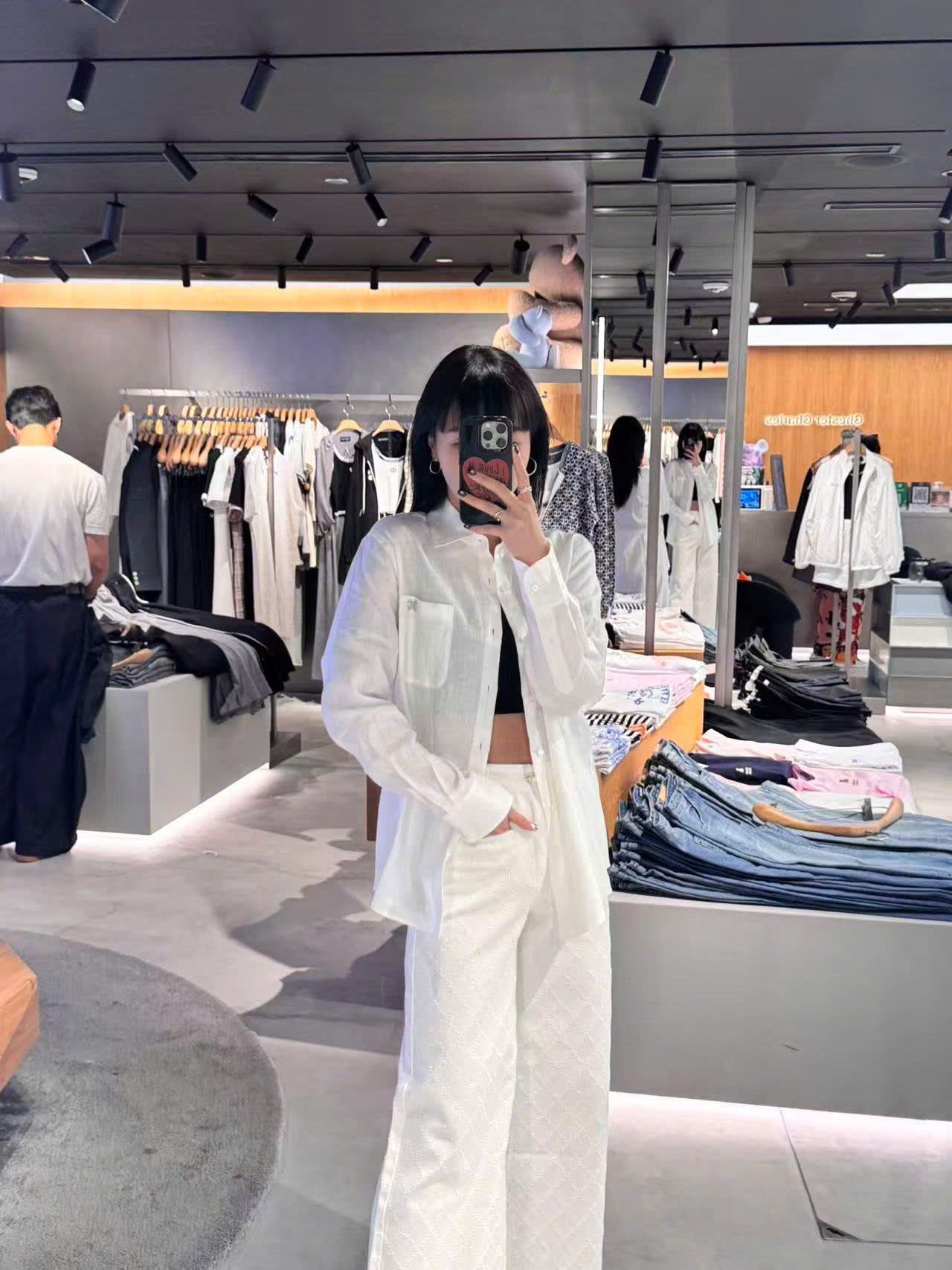  2.Áo Sơ mi LANK - trắng logo 1 nhỏ bên 