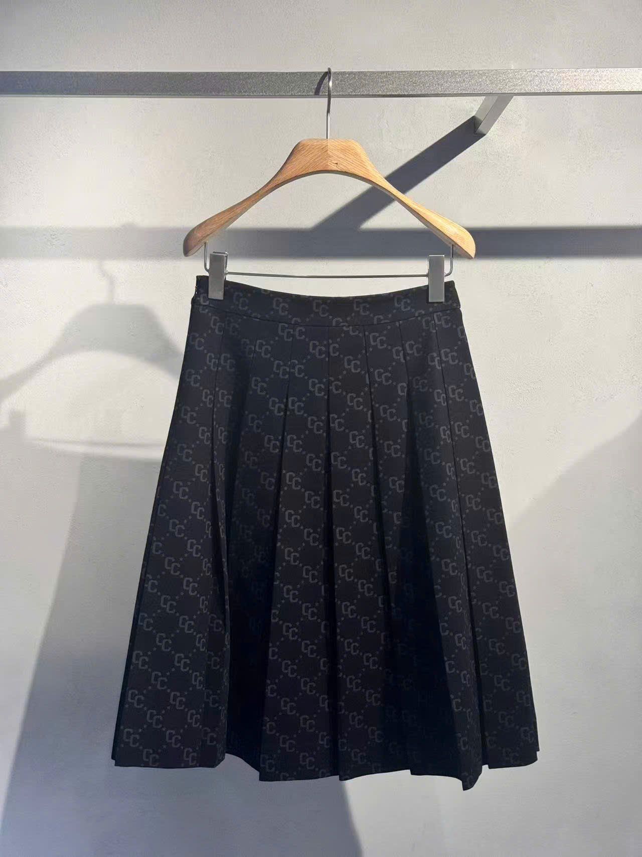  Chân váy đen dáng dài full logo CC 