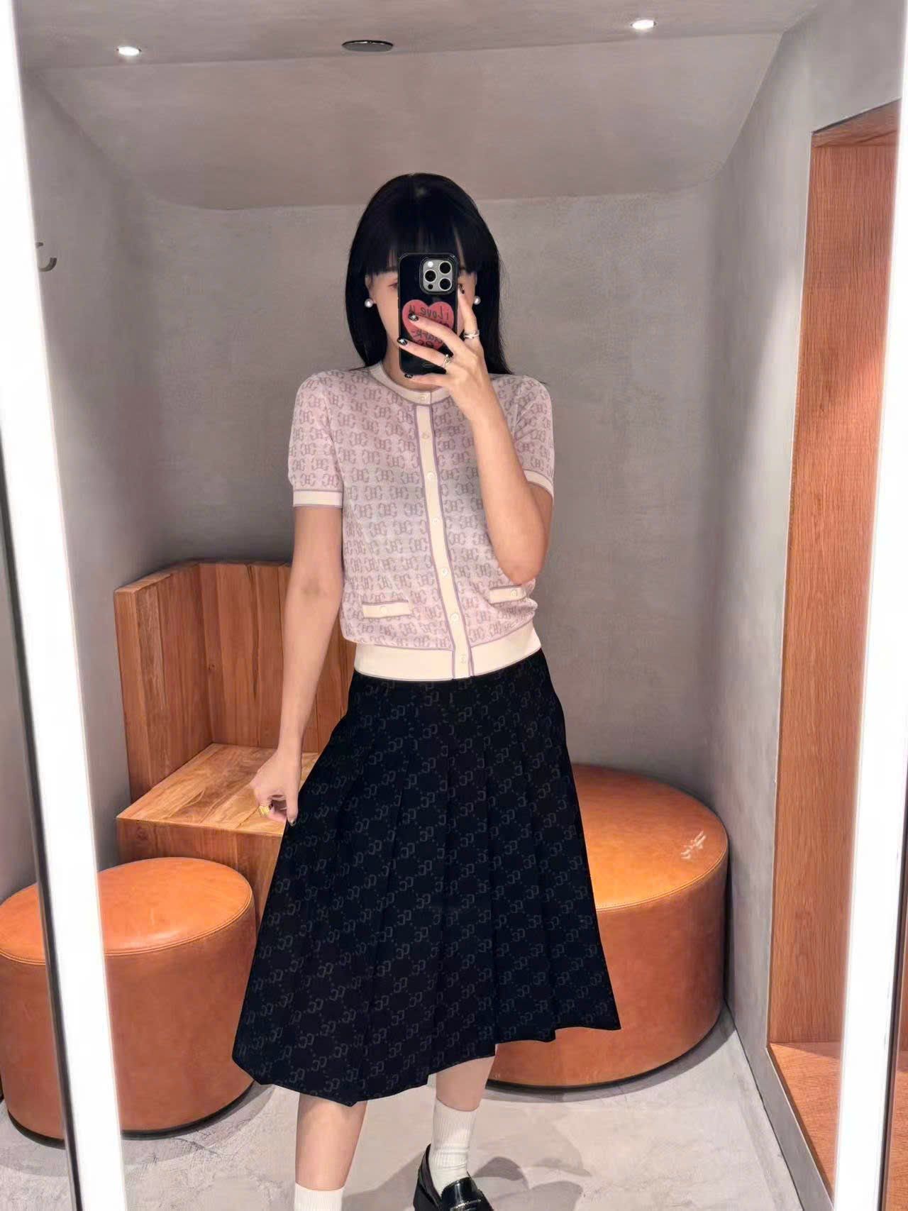  Chân váy đen dáng dài full logo CC 