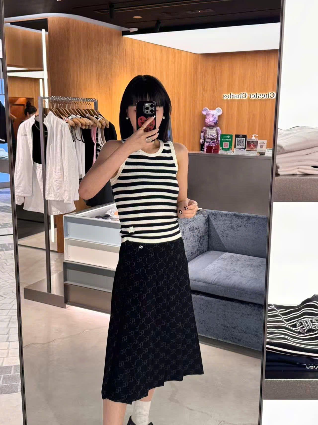  Chân váy đen dáng dài full logo CC 