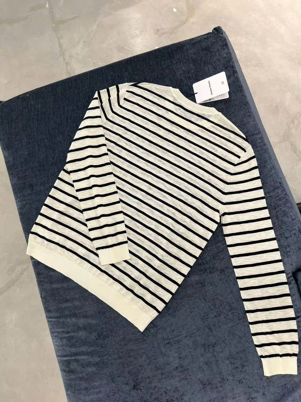  Áo kem kẻ dài tay , 3 ngôi sao ngực 