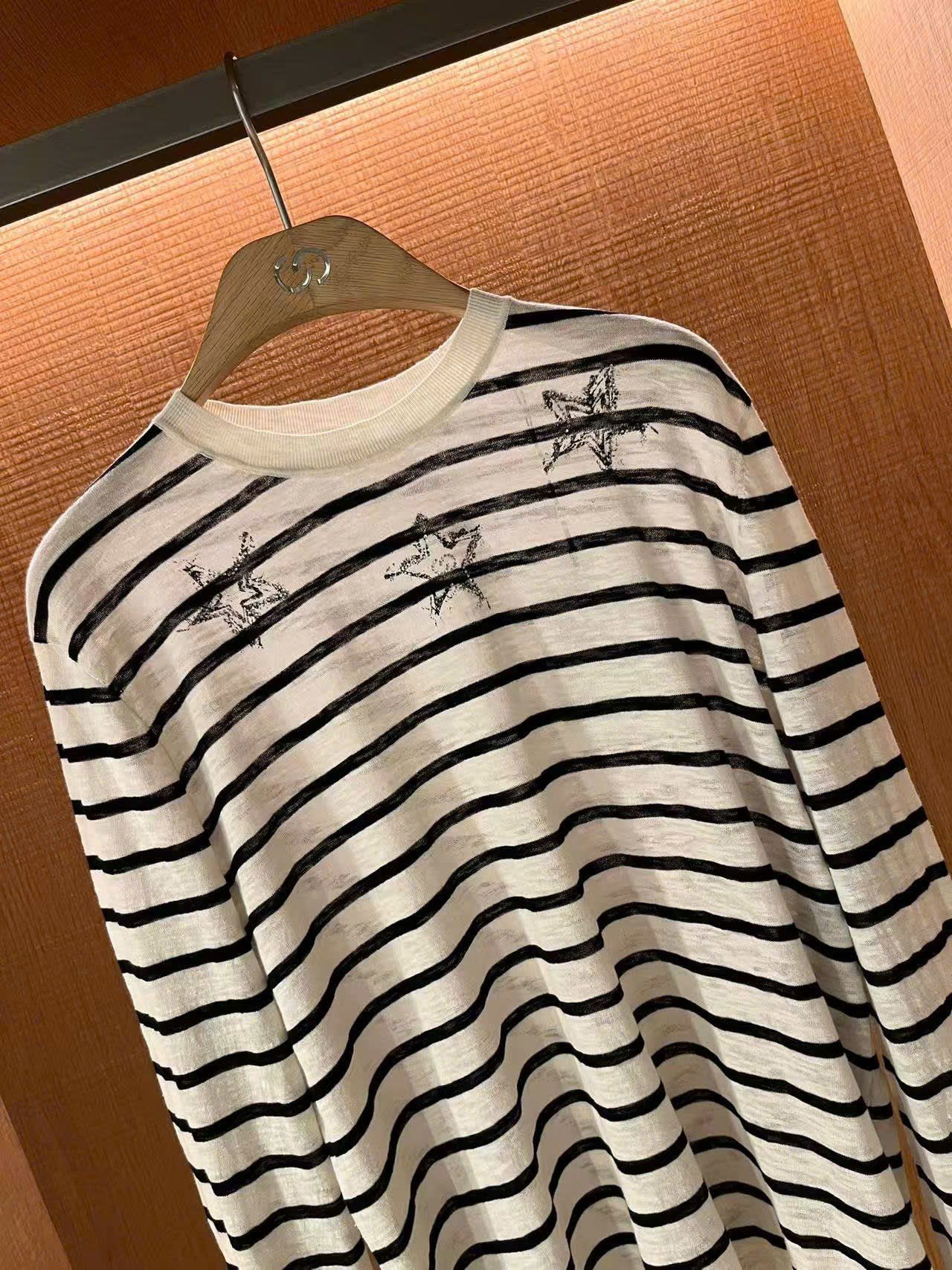  Áo kem kẻ dài tay , 3 ngôi sao ngực 