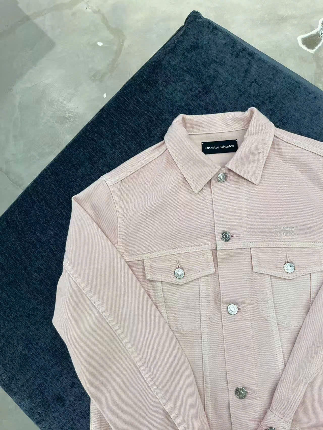  Áo khoác jean hồng 