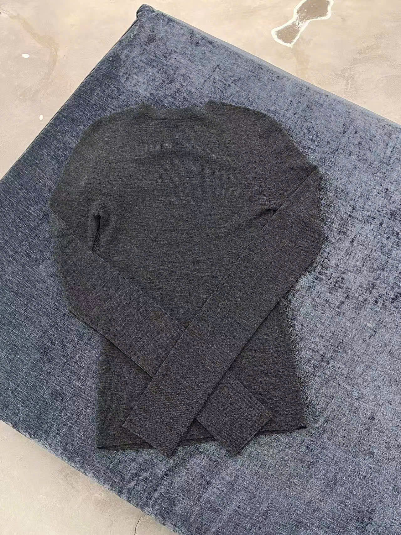  WOOL áo len màu xám dài tay 