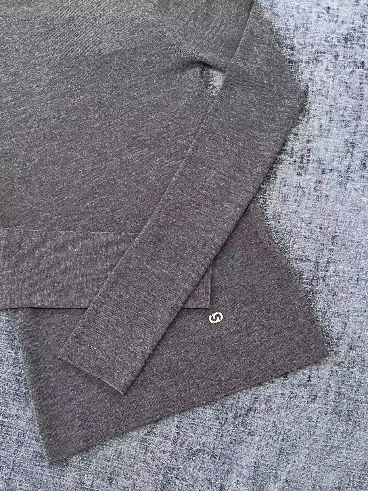  WOOL áo len màu xám dài tay 