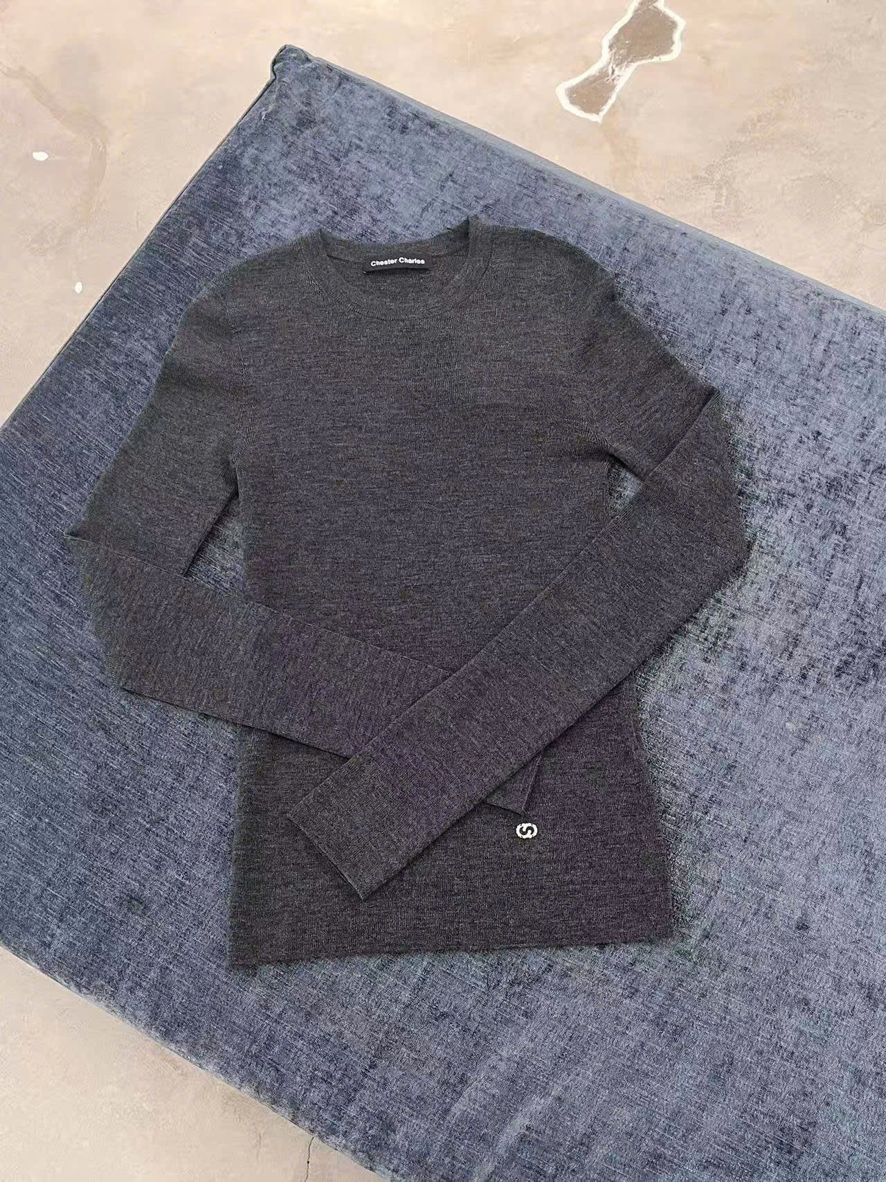  WOOL áo len màu xám dài tay 