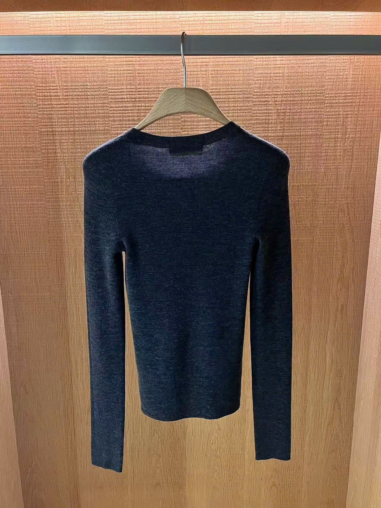  WOOL áo len màu xám dài tay 