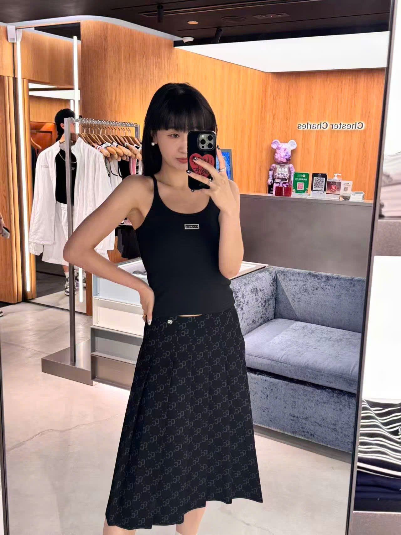  Chân váy đen dáng dài full logo CC 