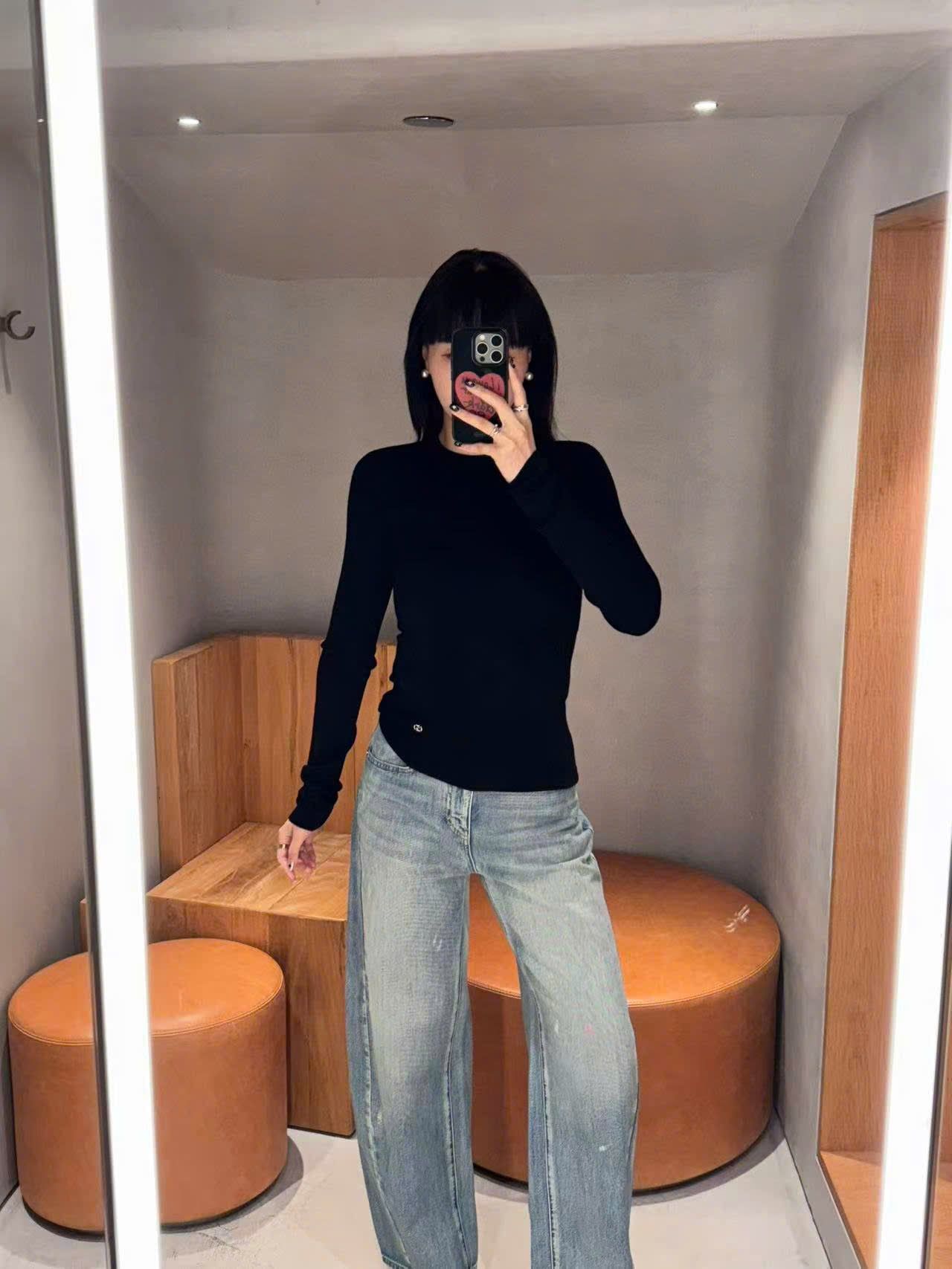  WOOL áo len màu đen dài tay 