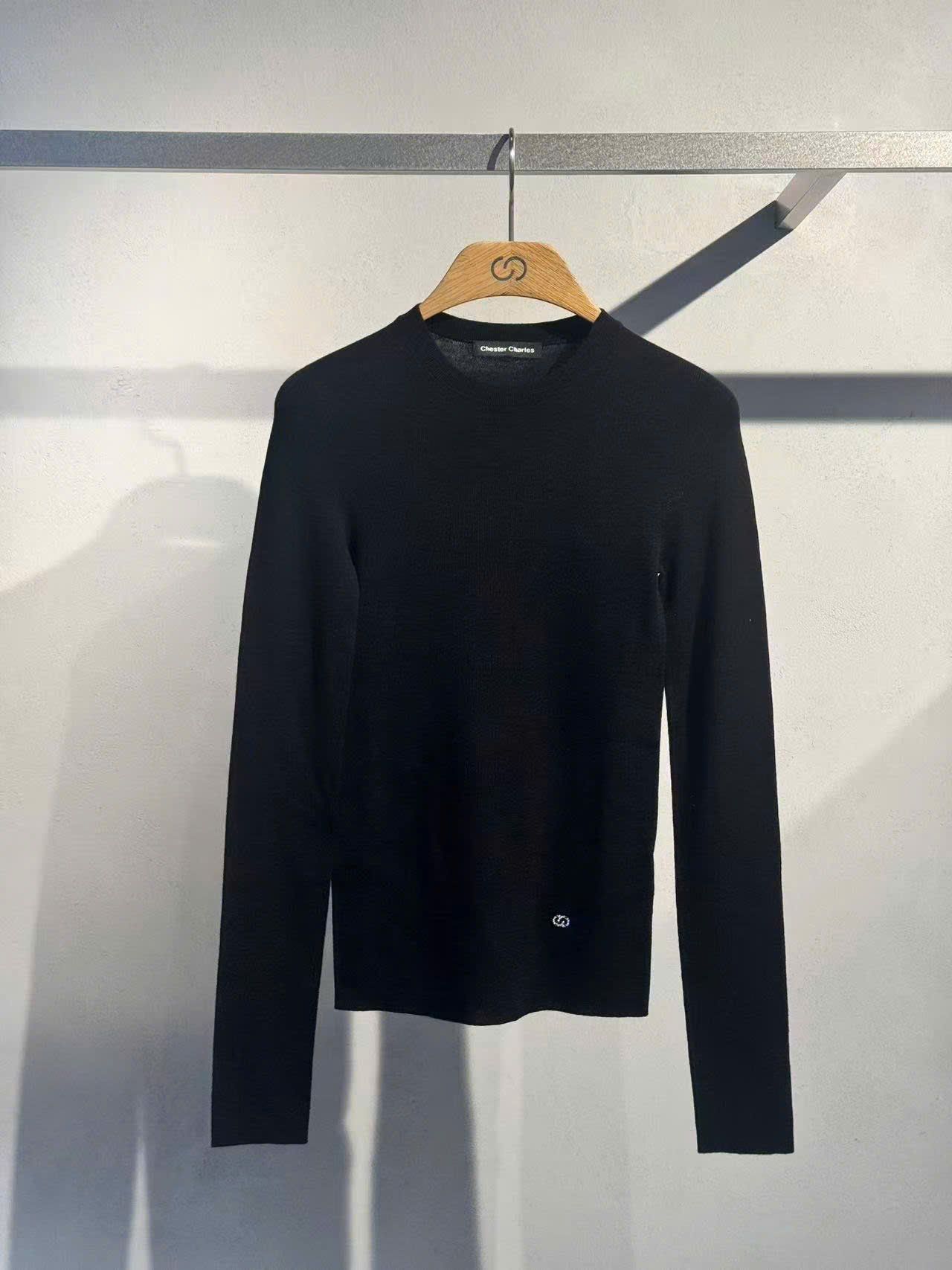  WOOL áo len màu đen dài tay 