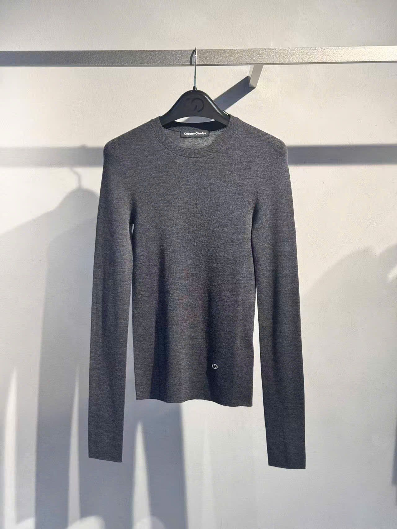  WOOL áo len màu xám dài tay 