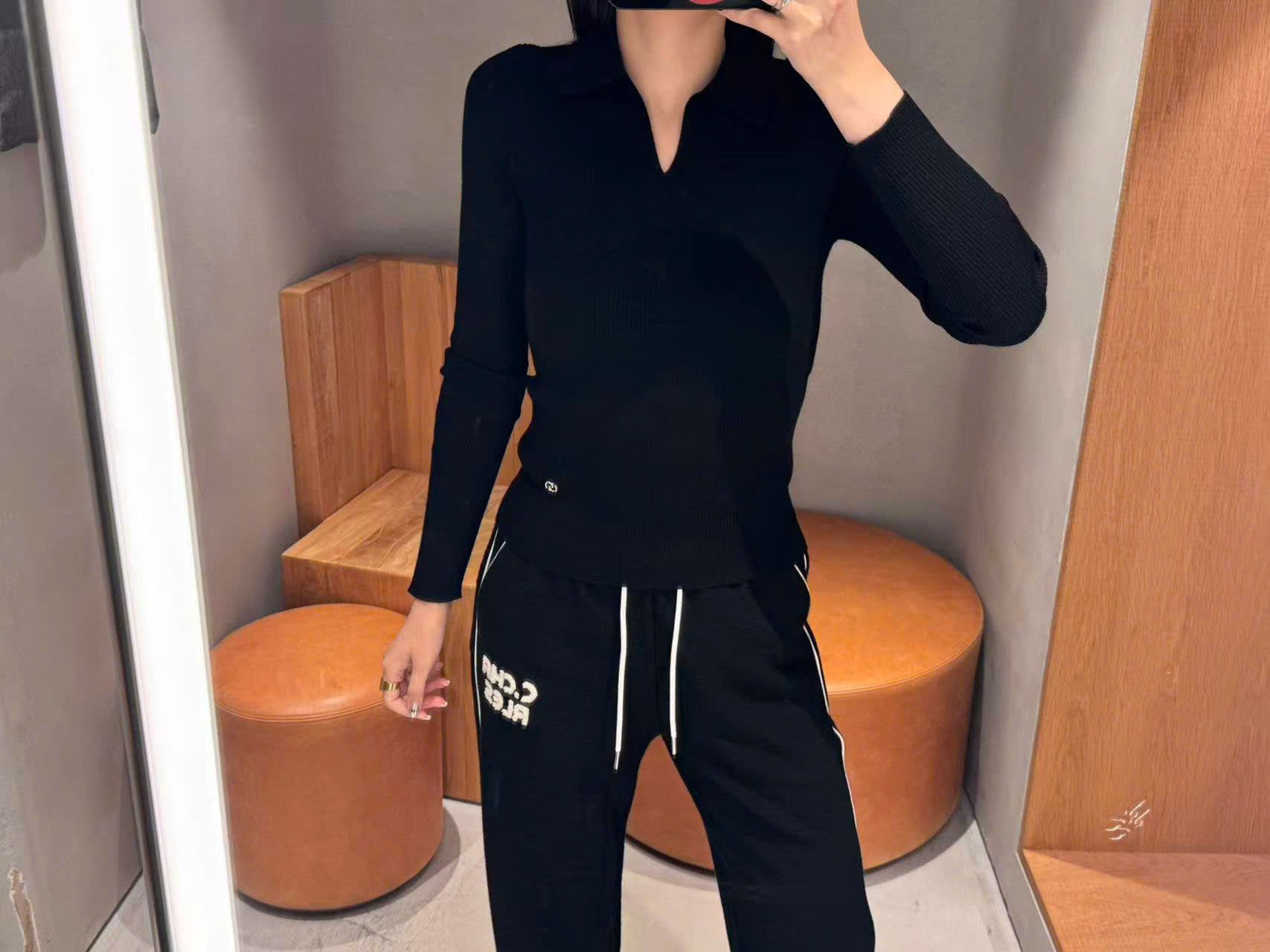  Quần nỉ đen dây rút - Chữ C.Charles trắng set 