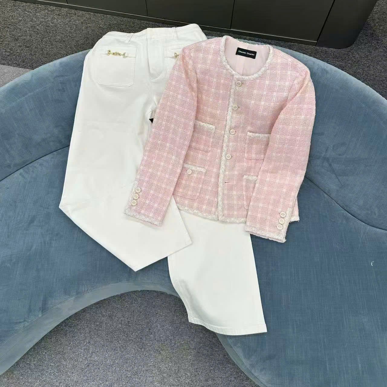  Quần jean trắng, xích vàng 