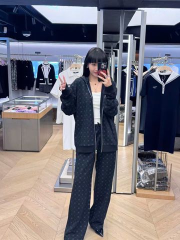  Áo khoác đen CH kéo khóa có mũ 