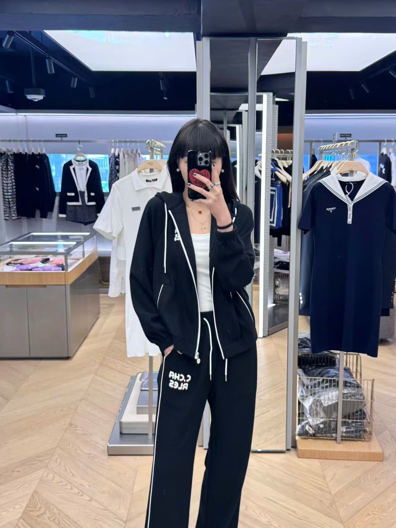  Quần nỉ đen dây rút - Chữ C.Charles trắng set 