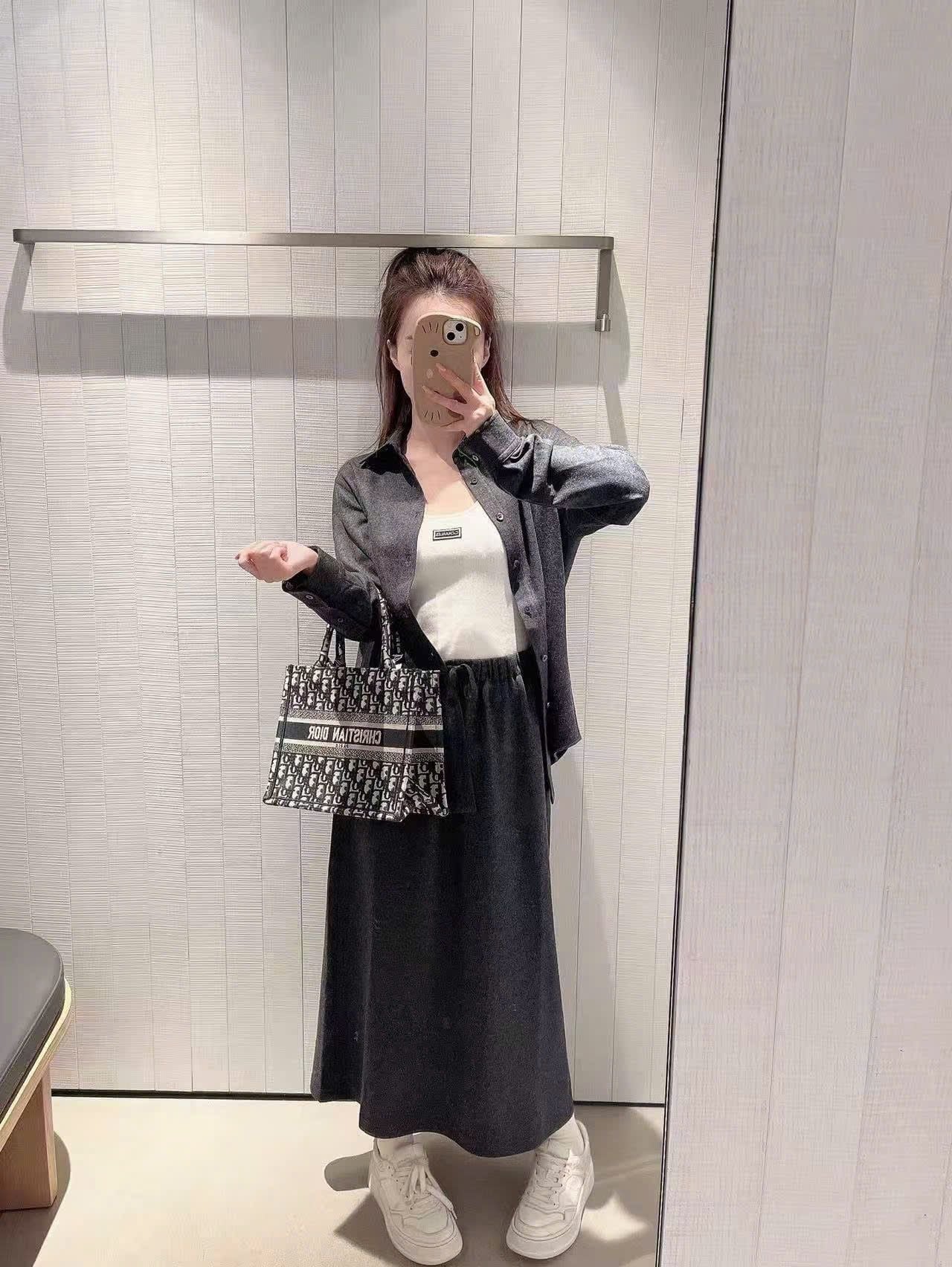  Bộ Áo sơ mi và chân váy dài cạp chun - xanh đen đậm set 