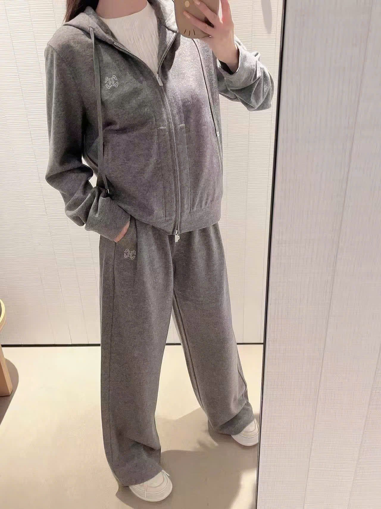  Áo khoác len xám có mũ , logo CC lồng 1 bên (SET) 