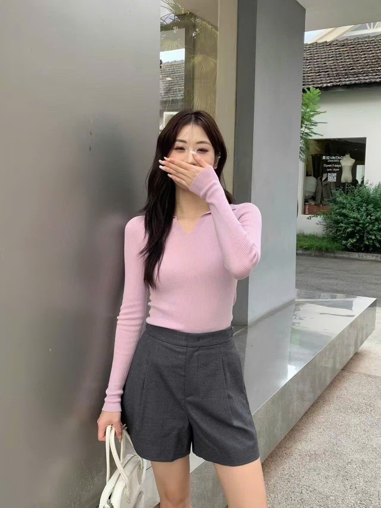  Áo dài tay hồng tím cổ V, logo nhỏ 