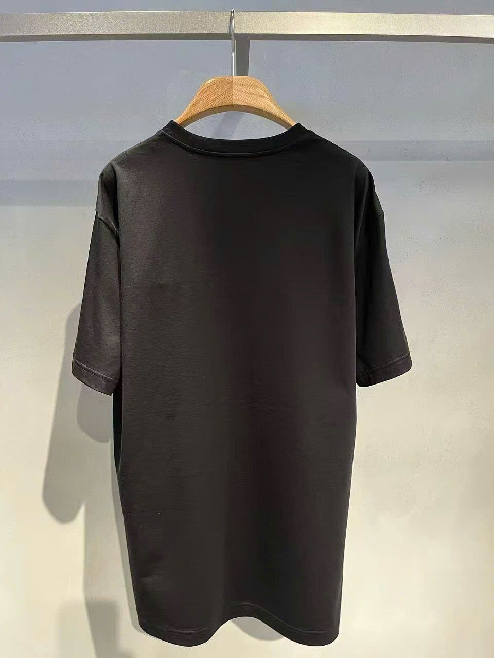  Áo phông đen Nam CC, chữ đính đá 1 bên 