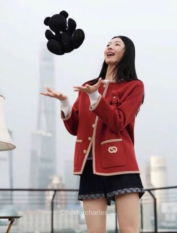  5.Quần sooc Jean xanh gấp gấu Logo 