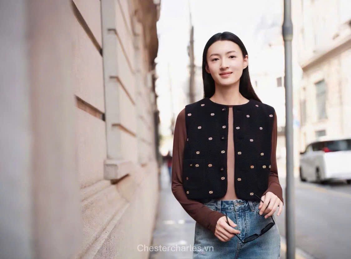  1.Áo ghile lông logo sắc màu 