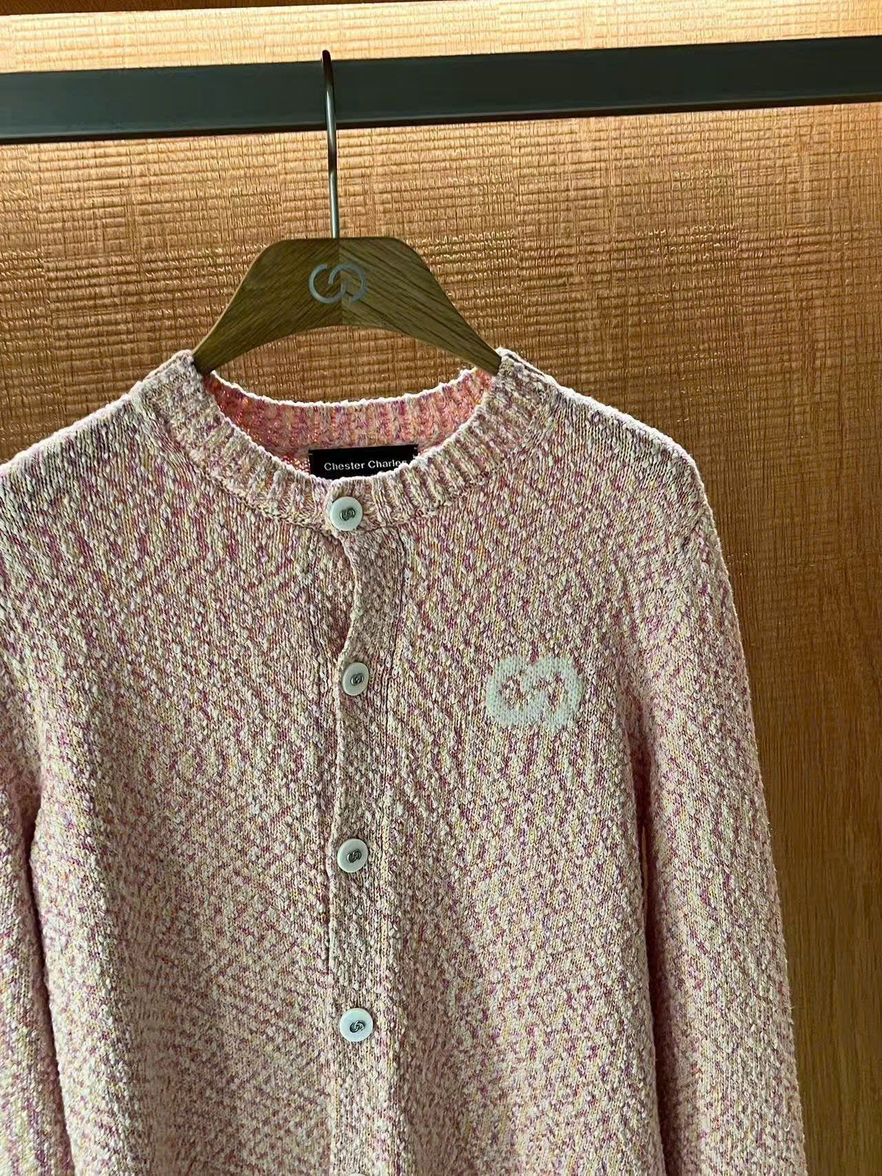  Áo CDG hồng Coral , cúc trắng logo 