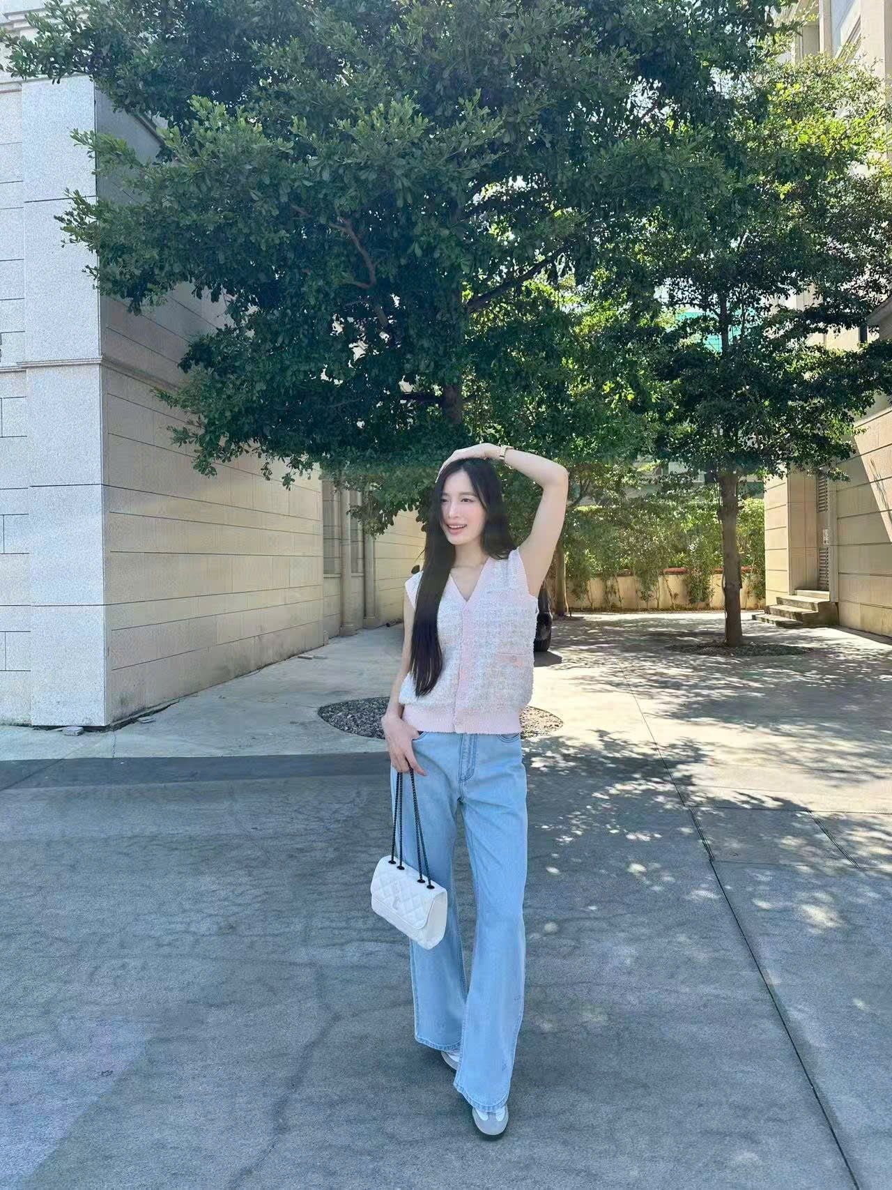  Áo Ghile hồng sắc mầu, viền hồng cúc hồng 