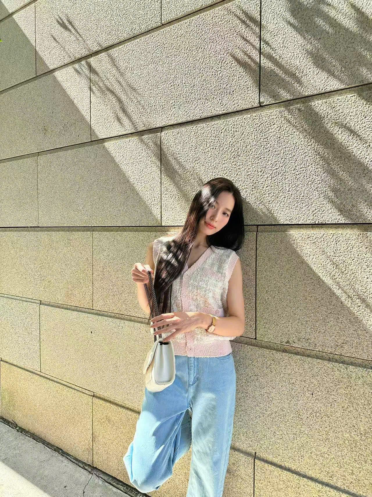  Áo Ghile hồng sắc mầu, viền hồng cúc hồng 