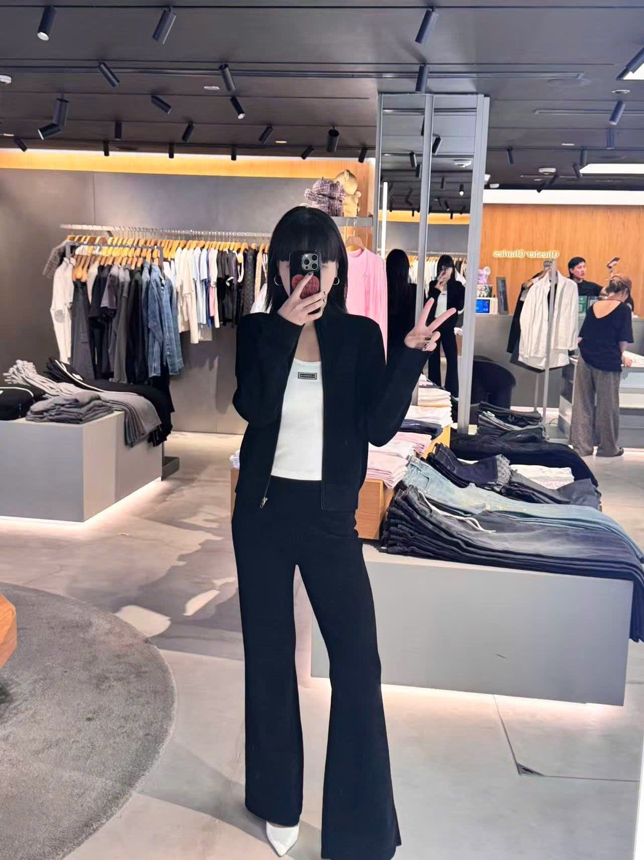  Bộ Áo khoác nhung& quần nhung đen xốp, logo trắng 1 bên (SET) 