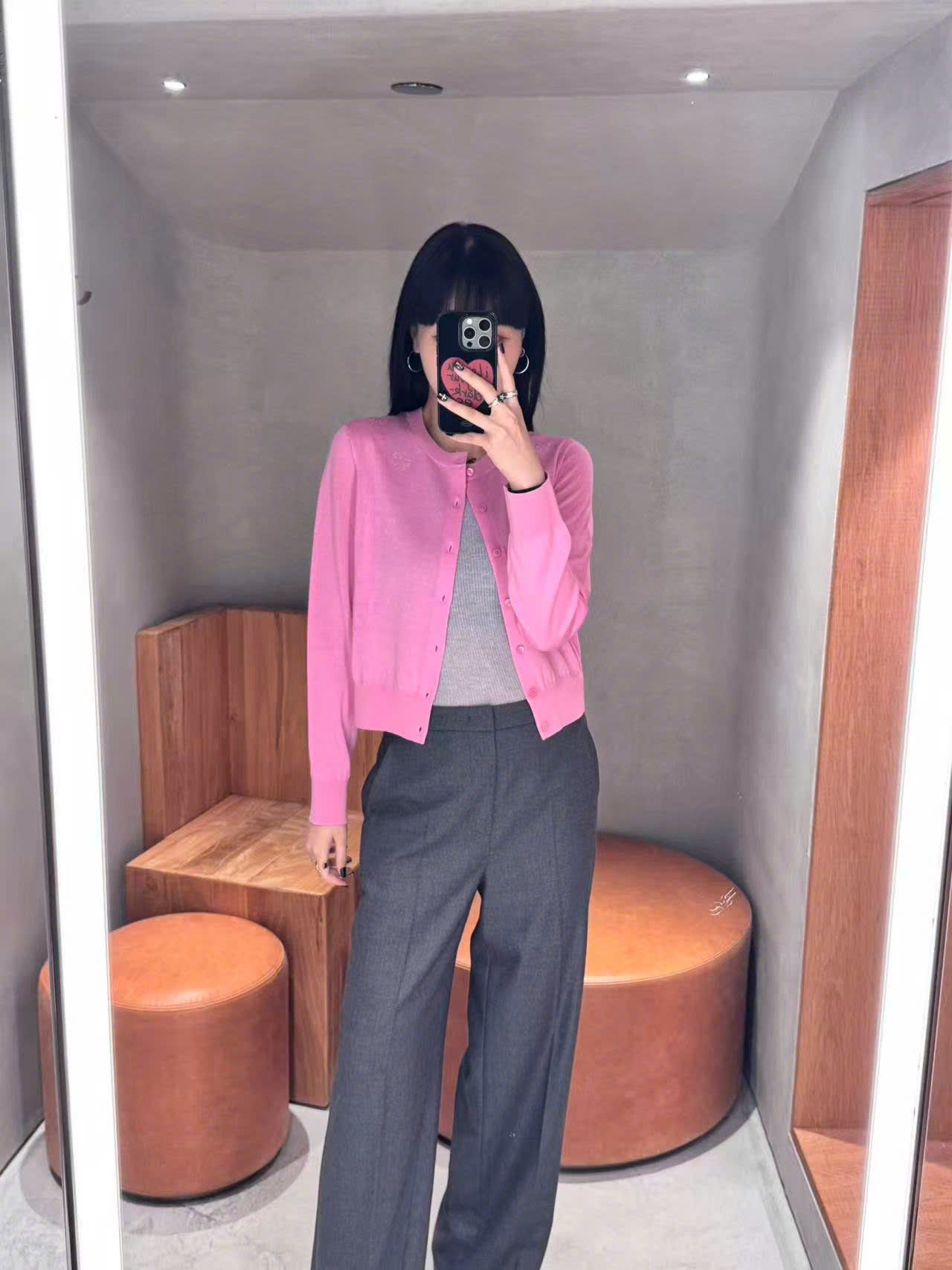  1.Quần vải xám, đai tăng chỉnh 2 bên 