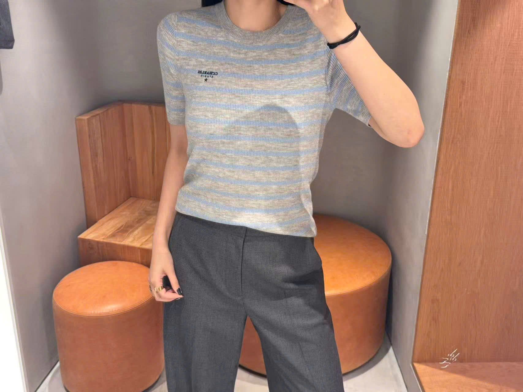  1.Quần vải xám, đai tăng chỉnh 2 bên 