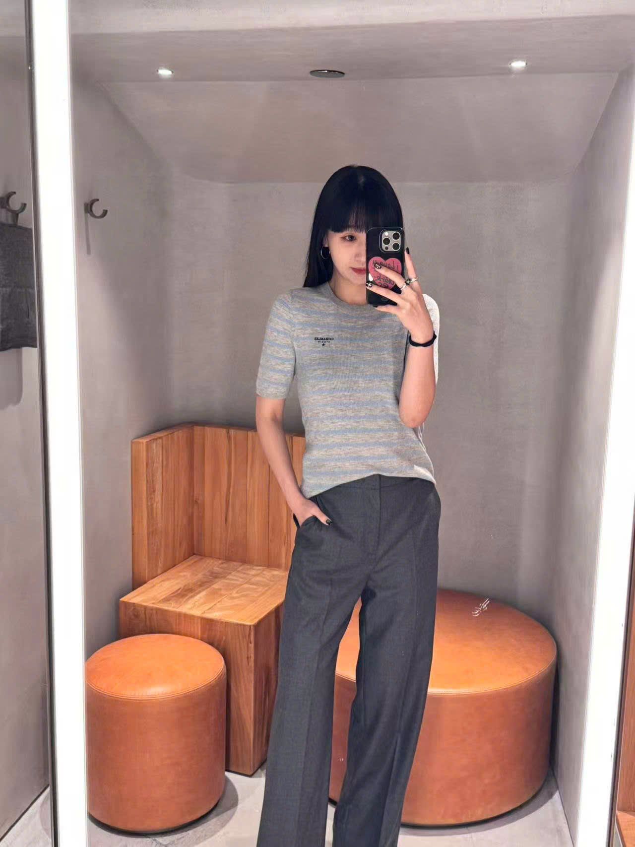  1.Quần vải xám, đai tăng chỉnh 2 bên 