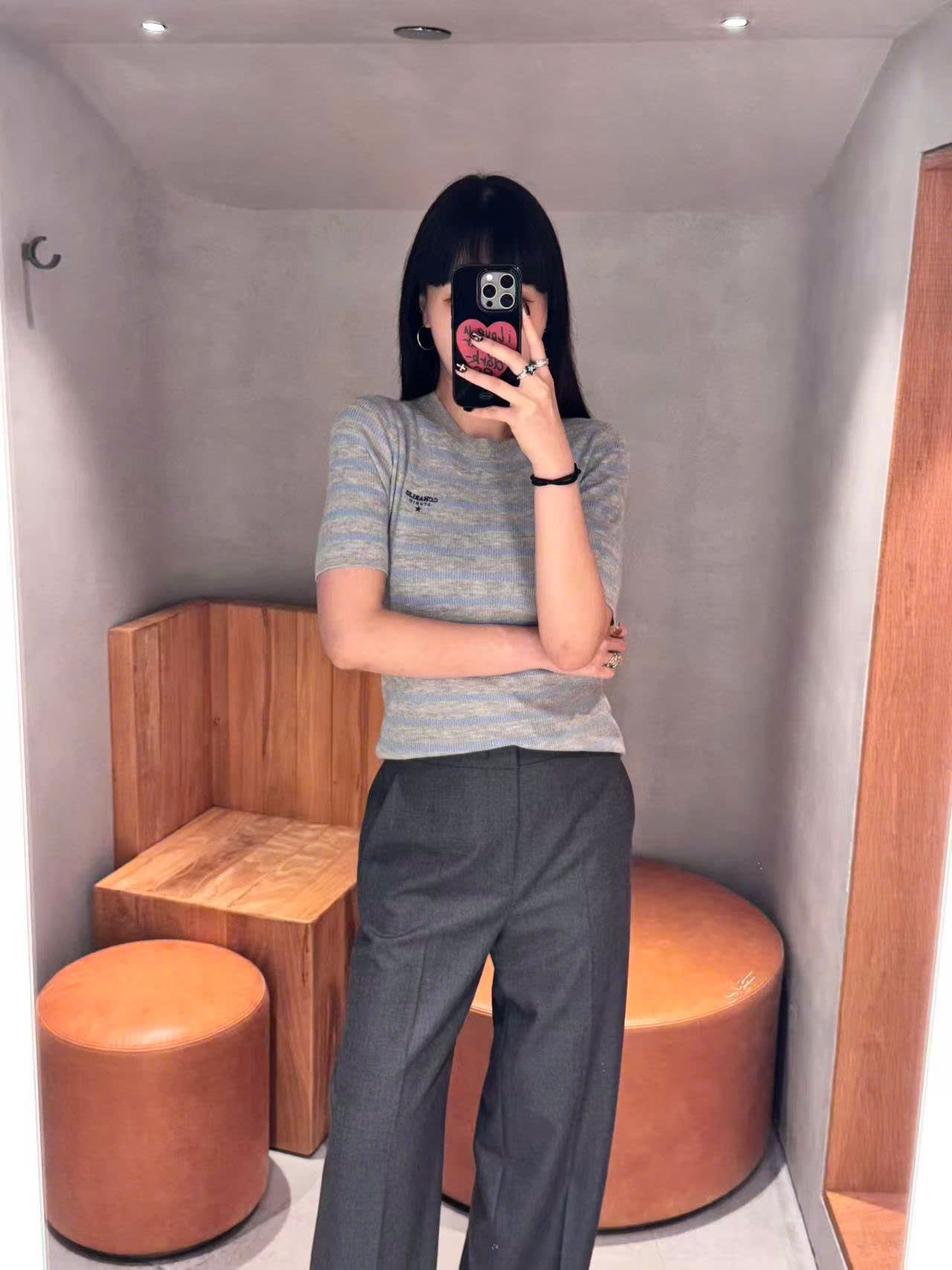  1.Quần vải xám, đai tăng chỉnh 2 bên 