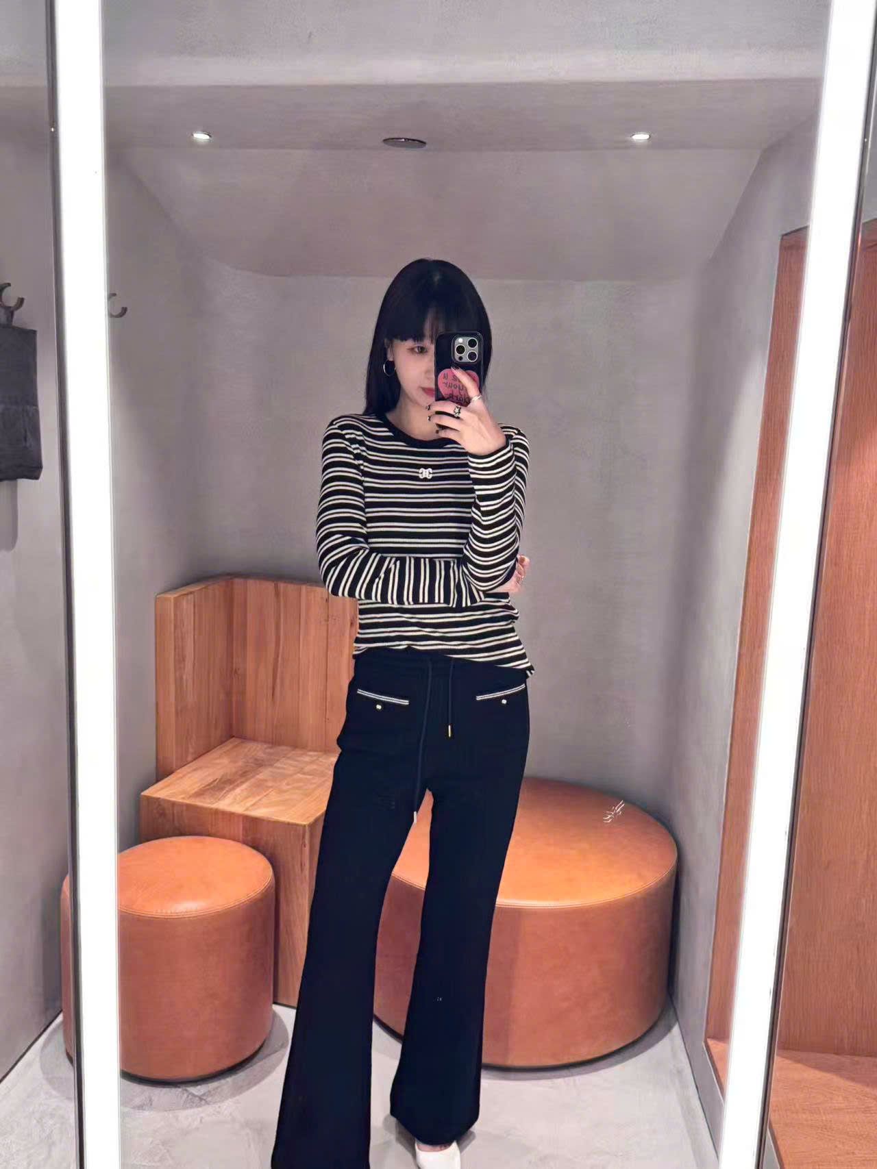  Áo dài tay kẻ đen trắng 