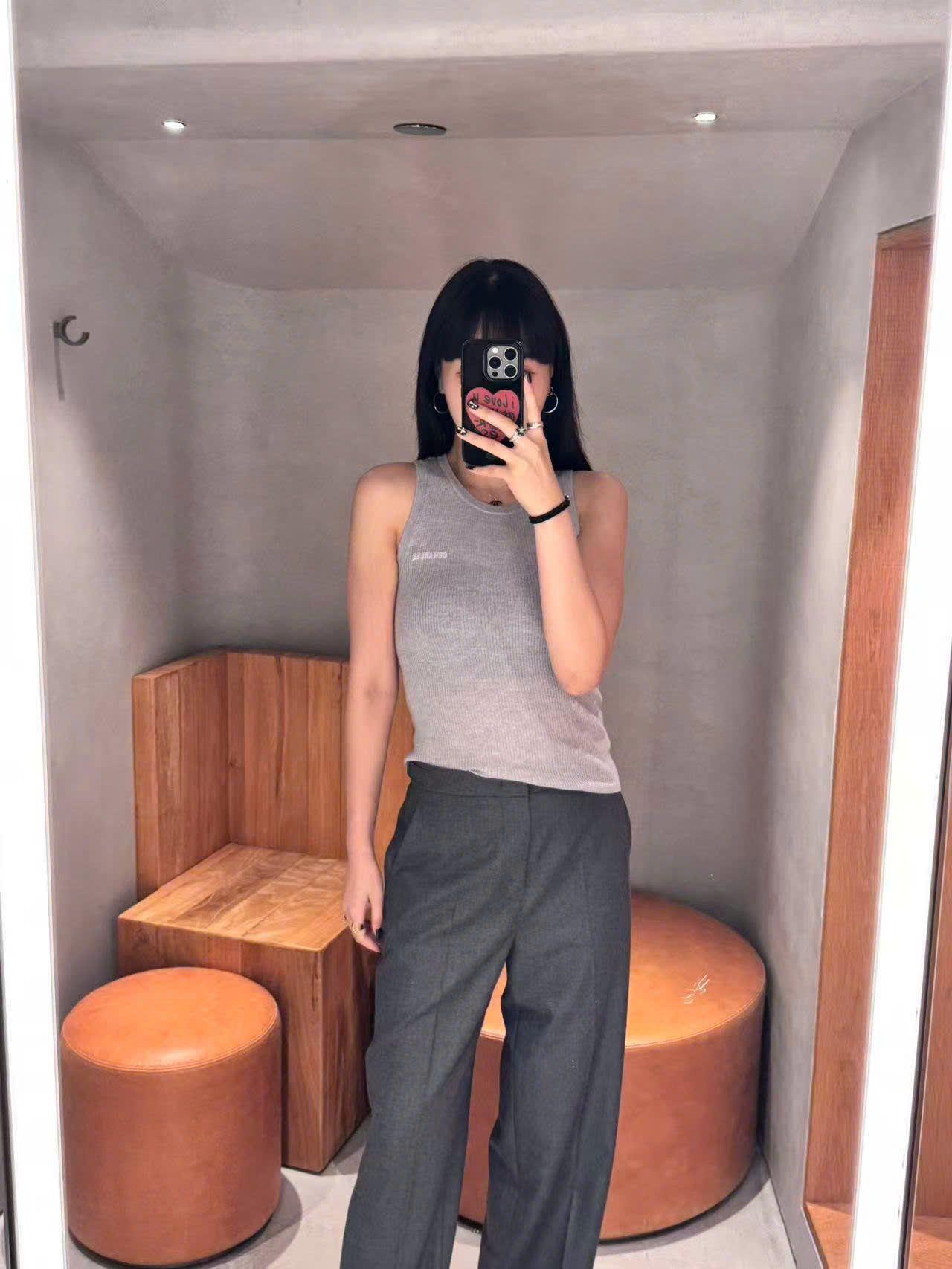  1.Quần vải xám, đai tăng chỉnh 2 bên 